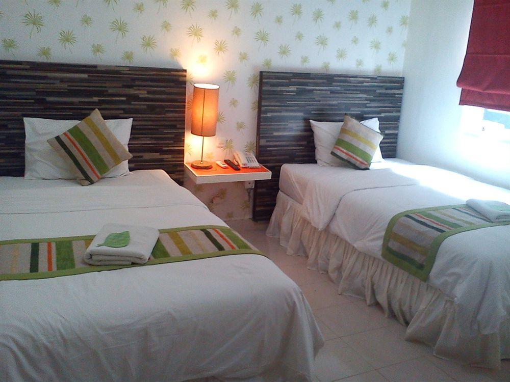 Santosa City Hotel Denpasa Buitenkant foto