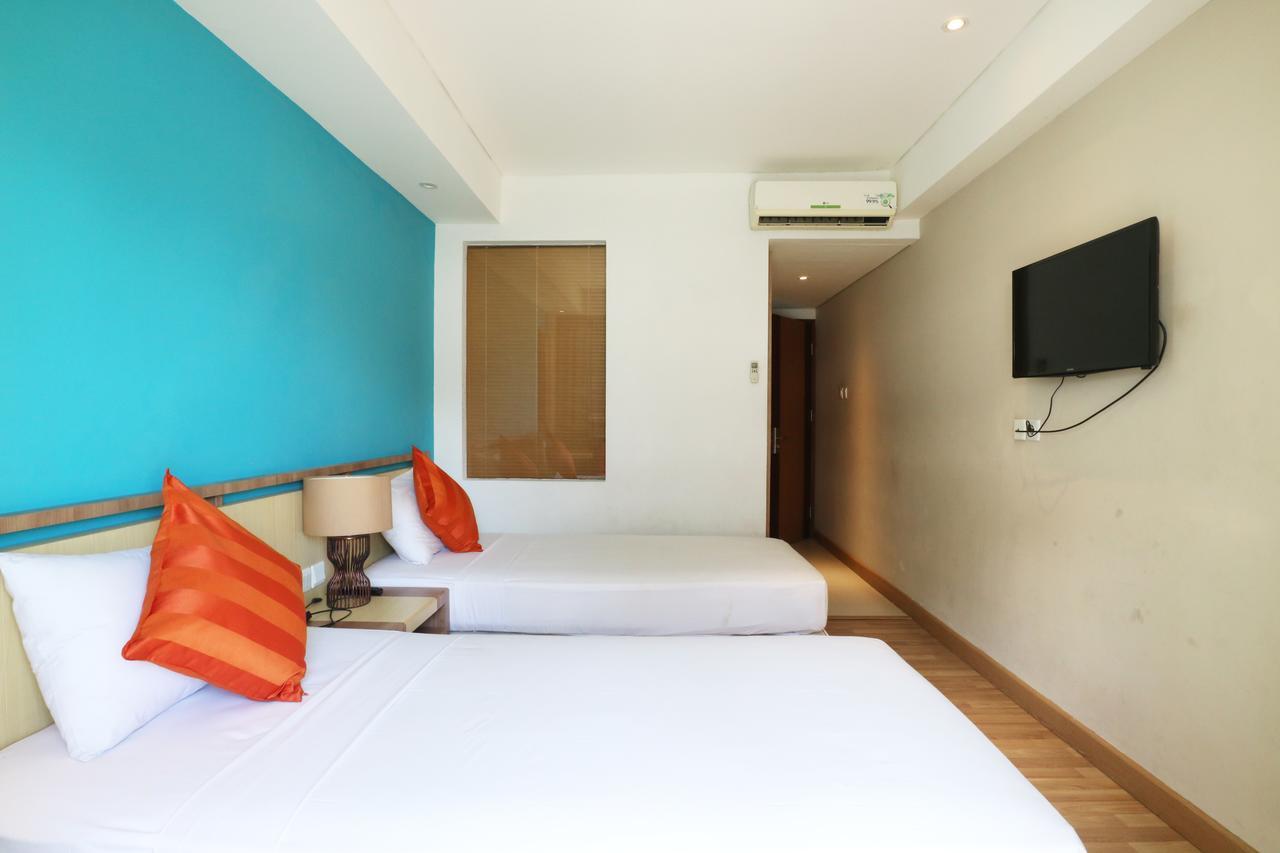 Santosa City Hotel Denpasa Buitenkant foto