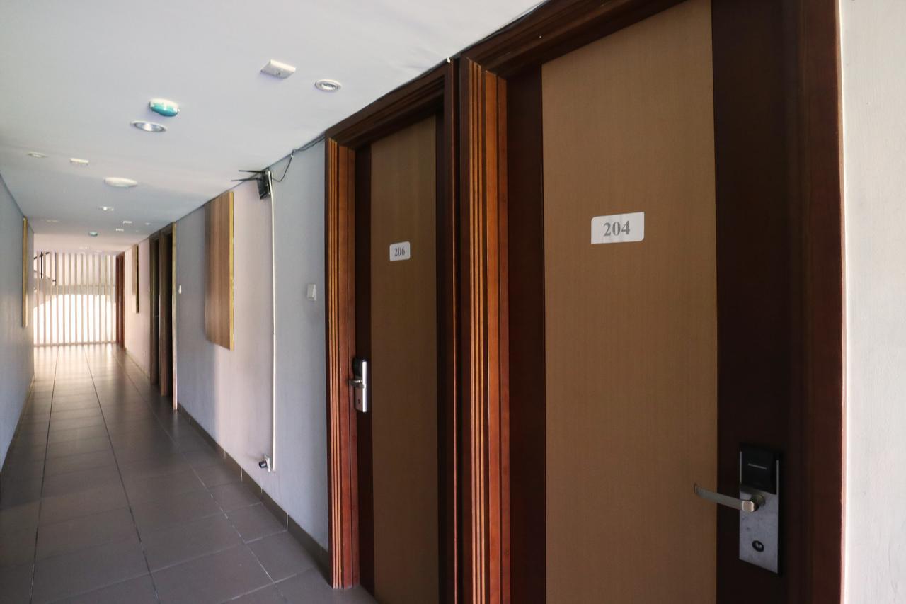 Santosa City Hotel Denpasa Buitenkant foto