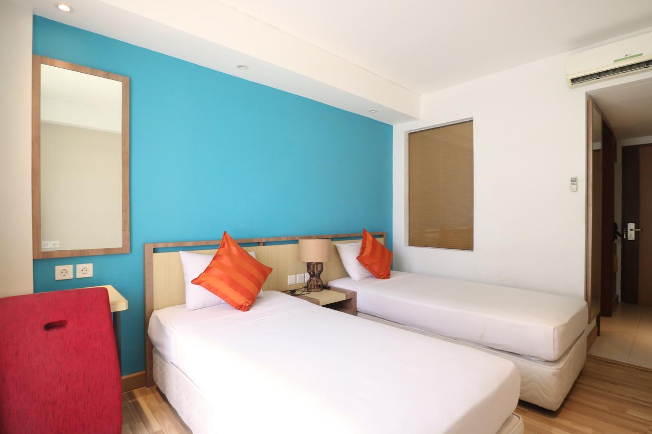 Santosa City Hotel Denpasa Buitenkant foto