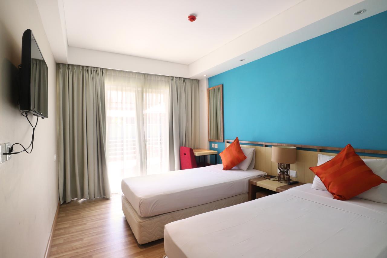Santosa City Hotel Denpasa Buitenkant foto