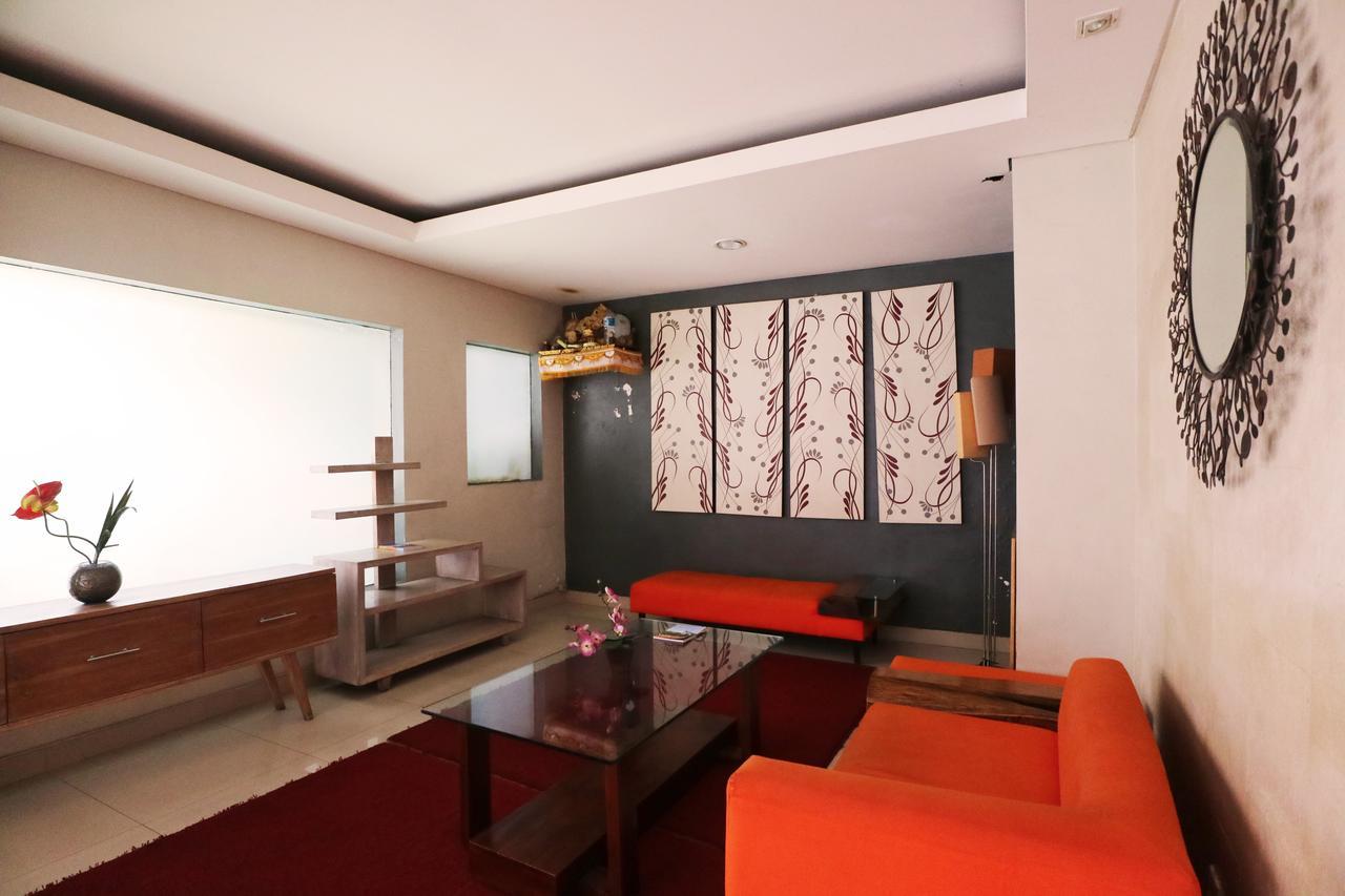 Santosa City Hotel Denpasa Buitenkant foto