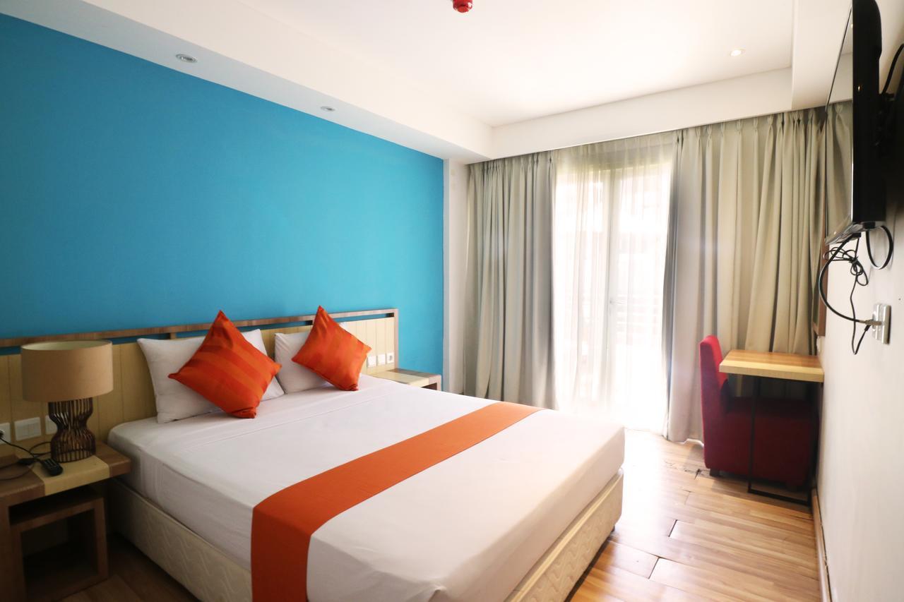 Santosa City Hotel Denpasa Buitenkant foto
